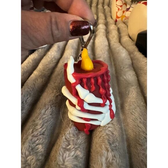 Bath & body works pocketbak holder nwt skeleton hand candle blood - Picture 4 of 10